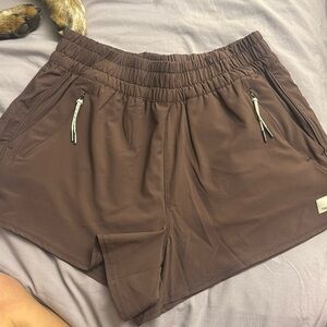 Vuori dash short extra small